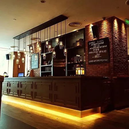 Courtyard By Marriott Berlin Hotel Teltow