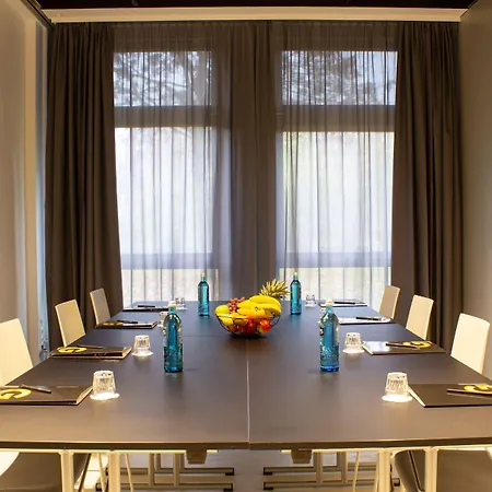 Courtyard By Marriott Berlin 酒店 4*