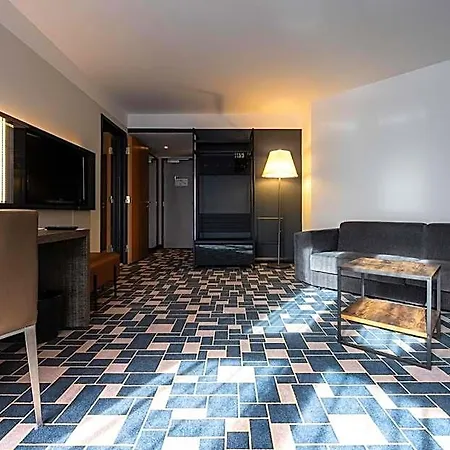 Courtyard By Marriott Berlin 4*