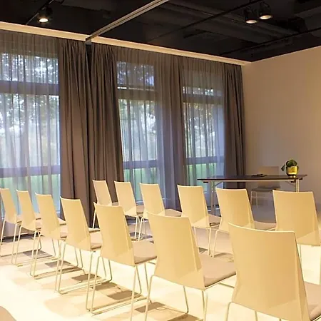 Hotel Courtyard By Marriott Berlin 4*