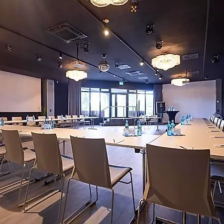 Courtyard By Marriott Berlin 4* Teltow