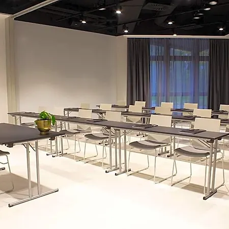 Hotel Courtyard By Marriott Berlin 4*