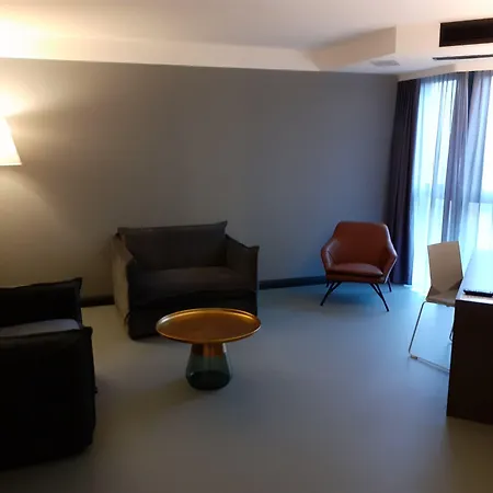 Courtyard By Marriott Berlin 4*