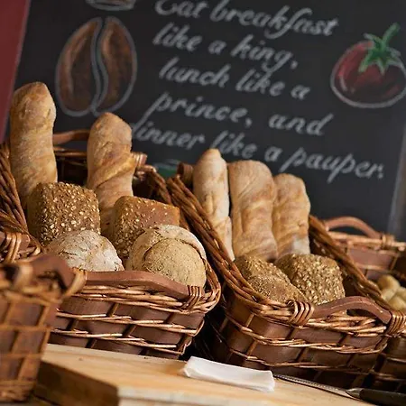 Courtyard By Marriott Berlin 4*