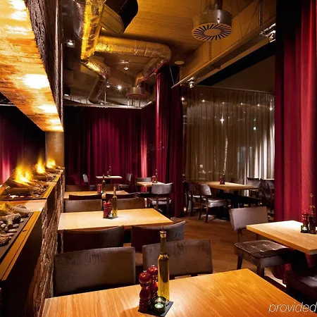 Courtyard By Marriott Berlin Hotel 4*