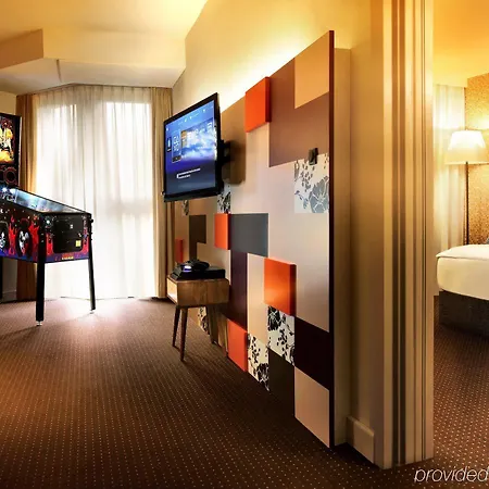 Courtyard By Marriott Berlin 4*