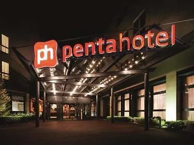 Courtyard By Marriott Berlin فندق تلتو