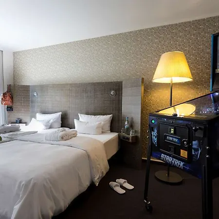 Courtyard By Marriott Berlin 酒店 泰尔托