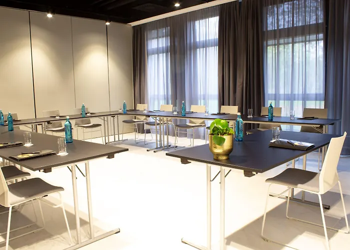 Courtyard By Marriott Berlin Hotel Teltow