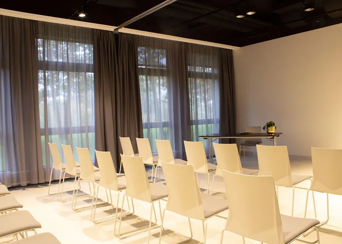 Courtyard By Marriott Berlin 4*