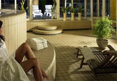 Courtyard By Marriott Berlin Hotel 4*