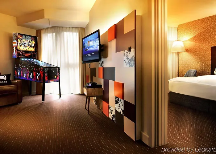 Courtyard By Marriott Berlin 4*